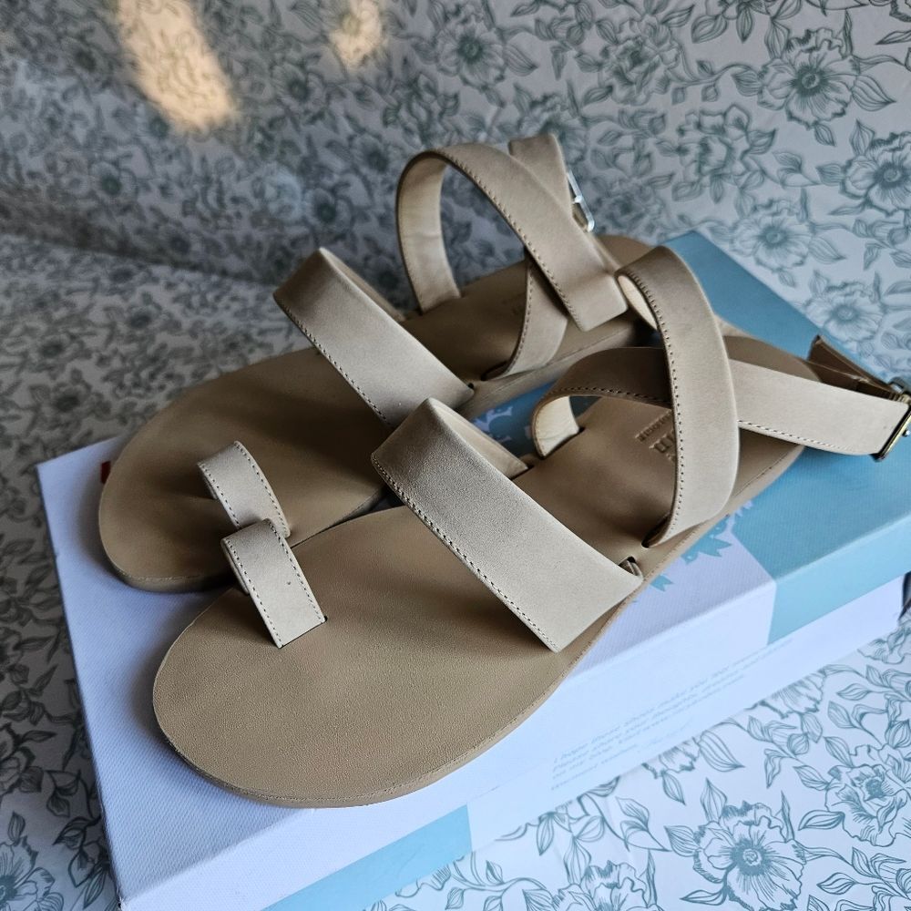 NIB Anthropologie Farylrobin Toe-Loop Sandals | 6